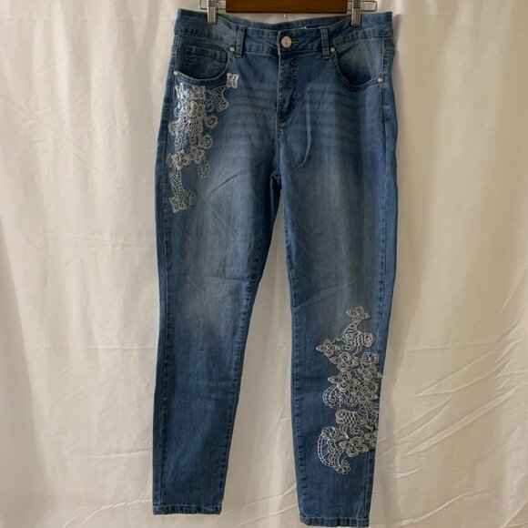 9th & Main Womens Jeans Embroidered Floral White Design, Size 16 - Picture 2 of 16
